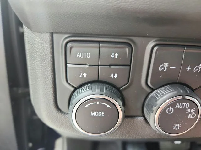 Used 2021 Blue Chevrolet Premier image 31