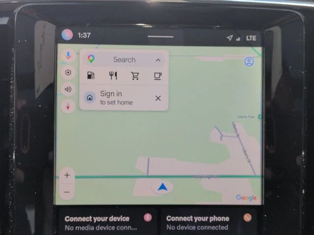 Used 2024 White Volvo B5 Core image 16