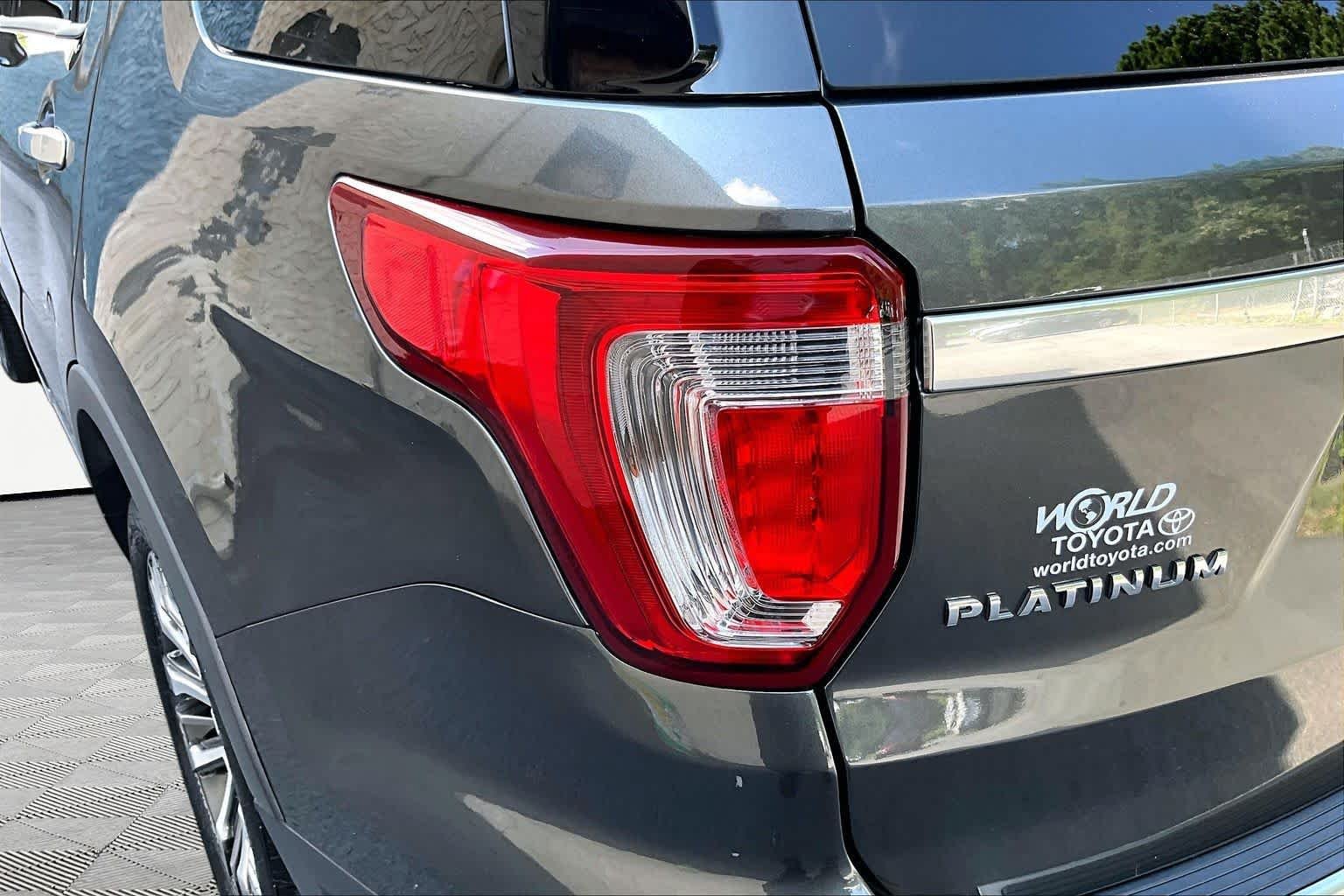 Used 2018 Magnetic Ford Platinum image 28