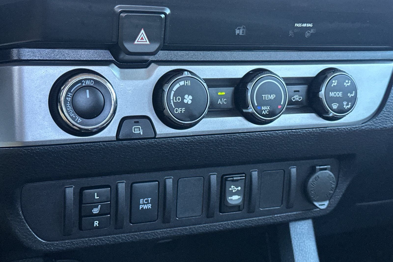 Used 2019  Toyota SR5 image 19
