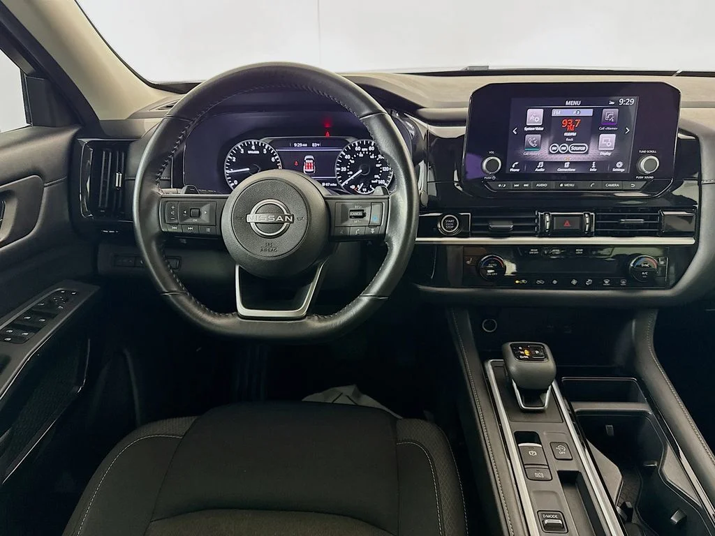 Used 2024 Silver Nissan SV image 27