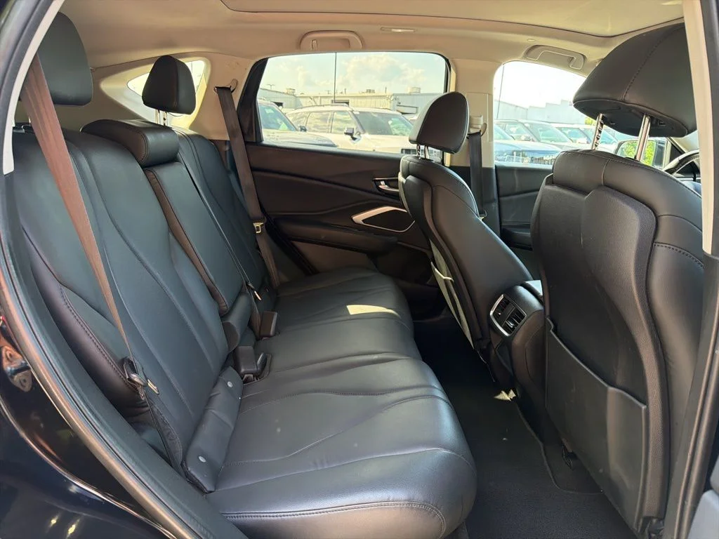 Used 2023  Acura Base image 29