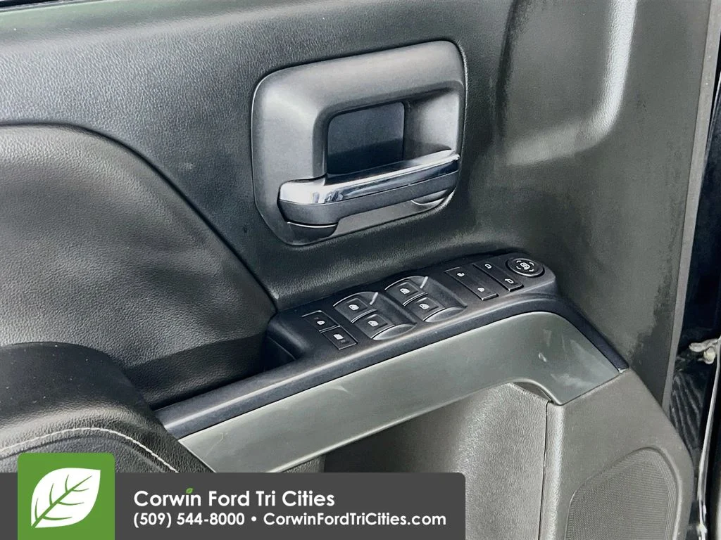 Used 2018 Black Chevrolet LT image 12