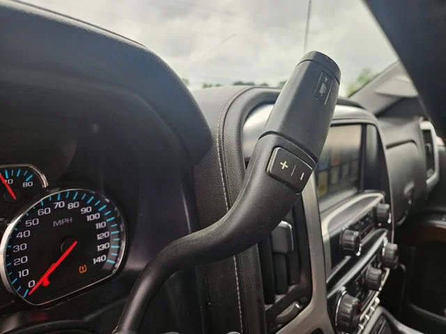 Used 2017 ONYX BLACK GMC SLT image 24