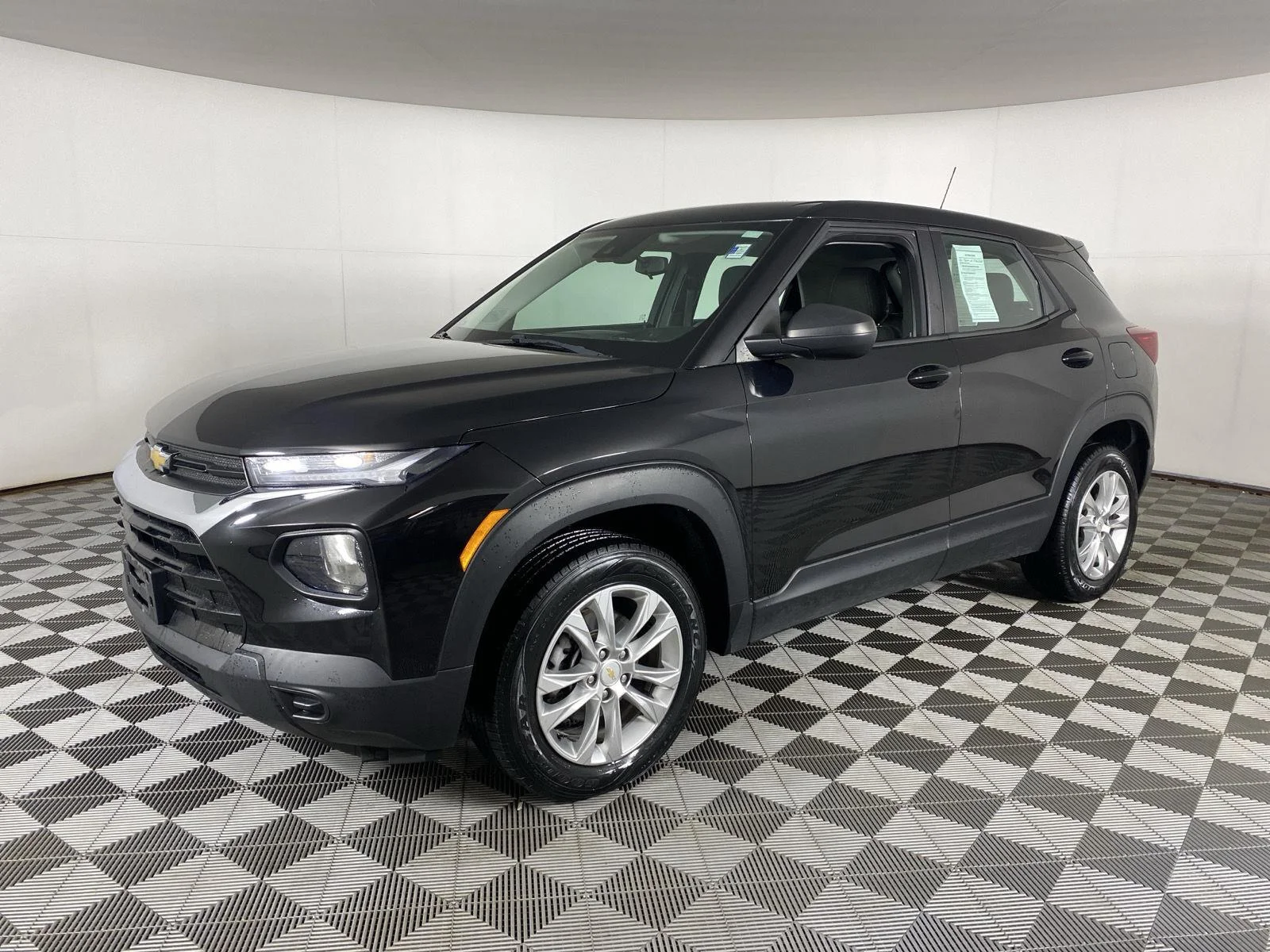 Used 2022 MOSAIC BLACK METALLIC Chevrolet LS image 3
