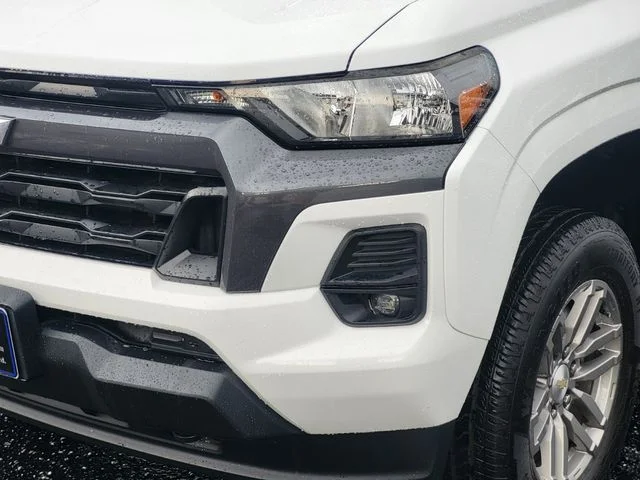 Used 2023 White Chevrolet LT image 7