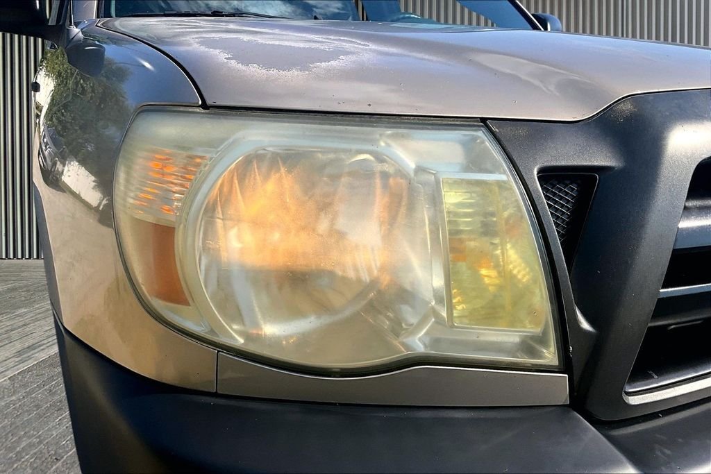 Used 2005 Beige Toyota Base image 27
