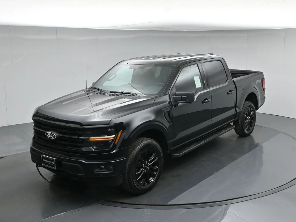 New 2026 Agate Black Metallic Ford XLT image 37