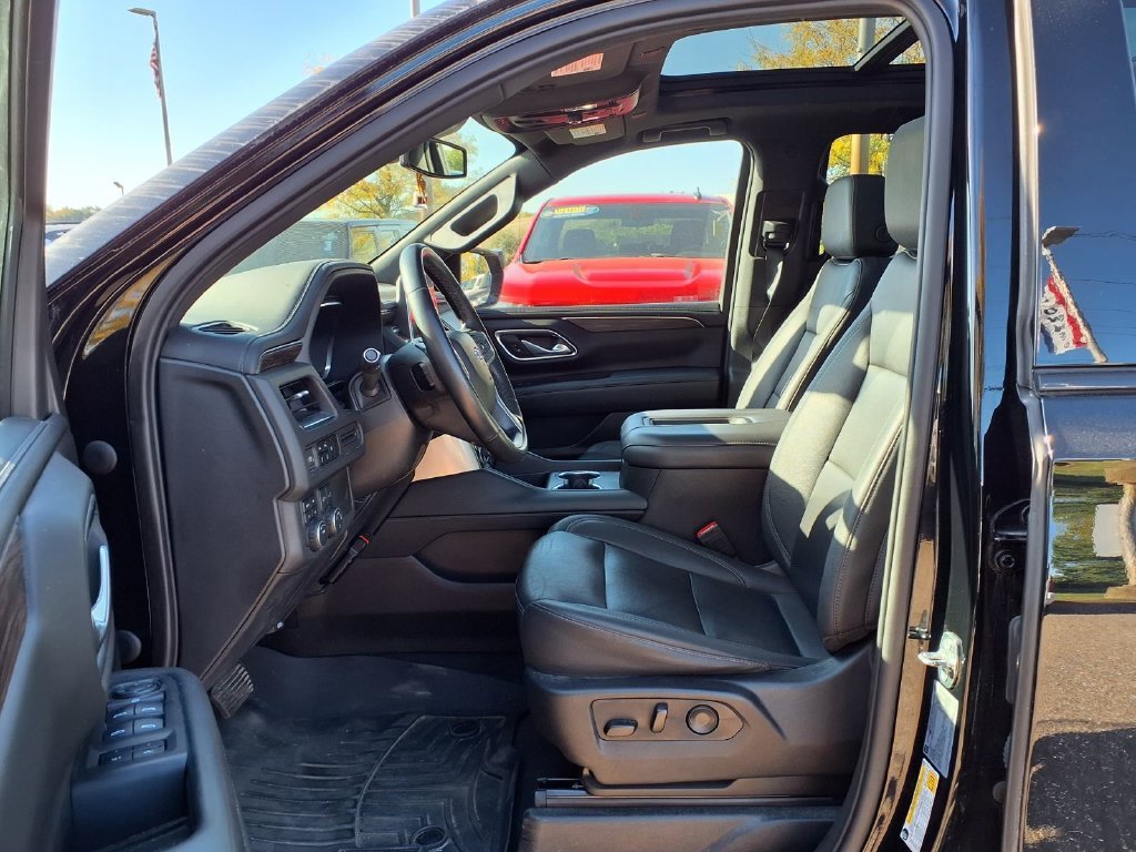 Used 2023 Black Chevrolet Z71 image 17