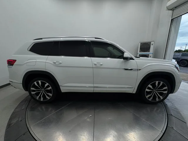 Used 2022 Pure White Volkswagen 3.6L V6 SEL Premium R-Line image 14