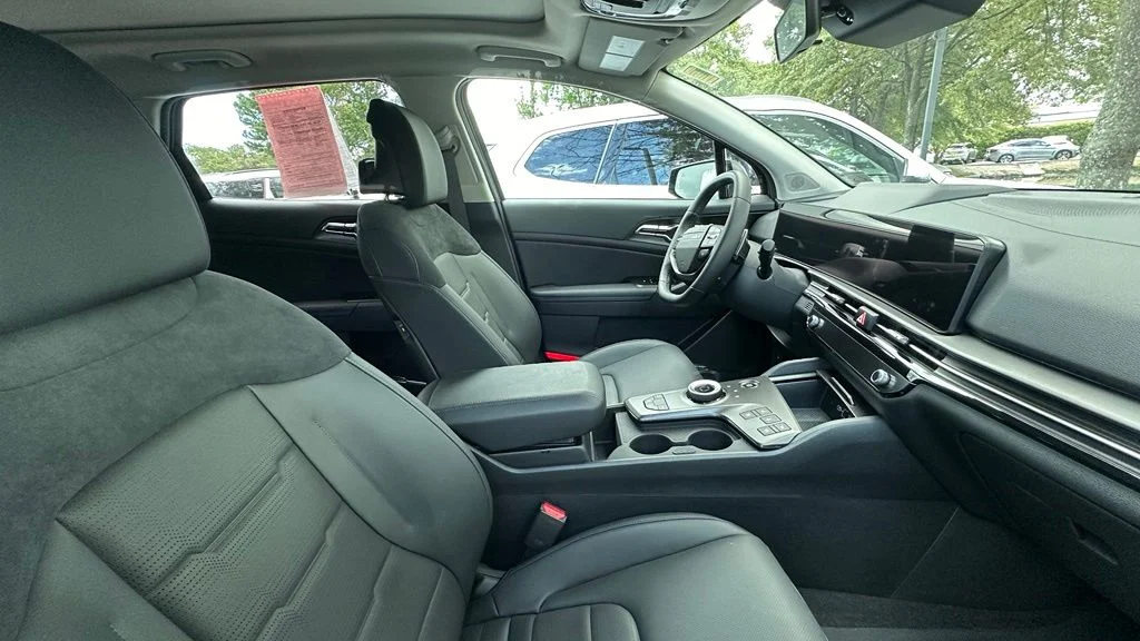 Used 2026 Shadow Matte Gray Kia SX-Prestige image 5