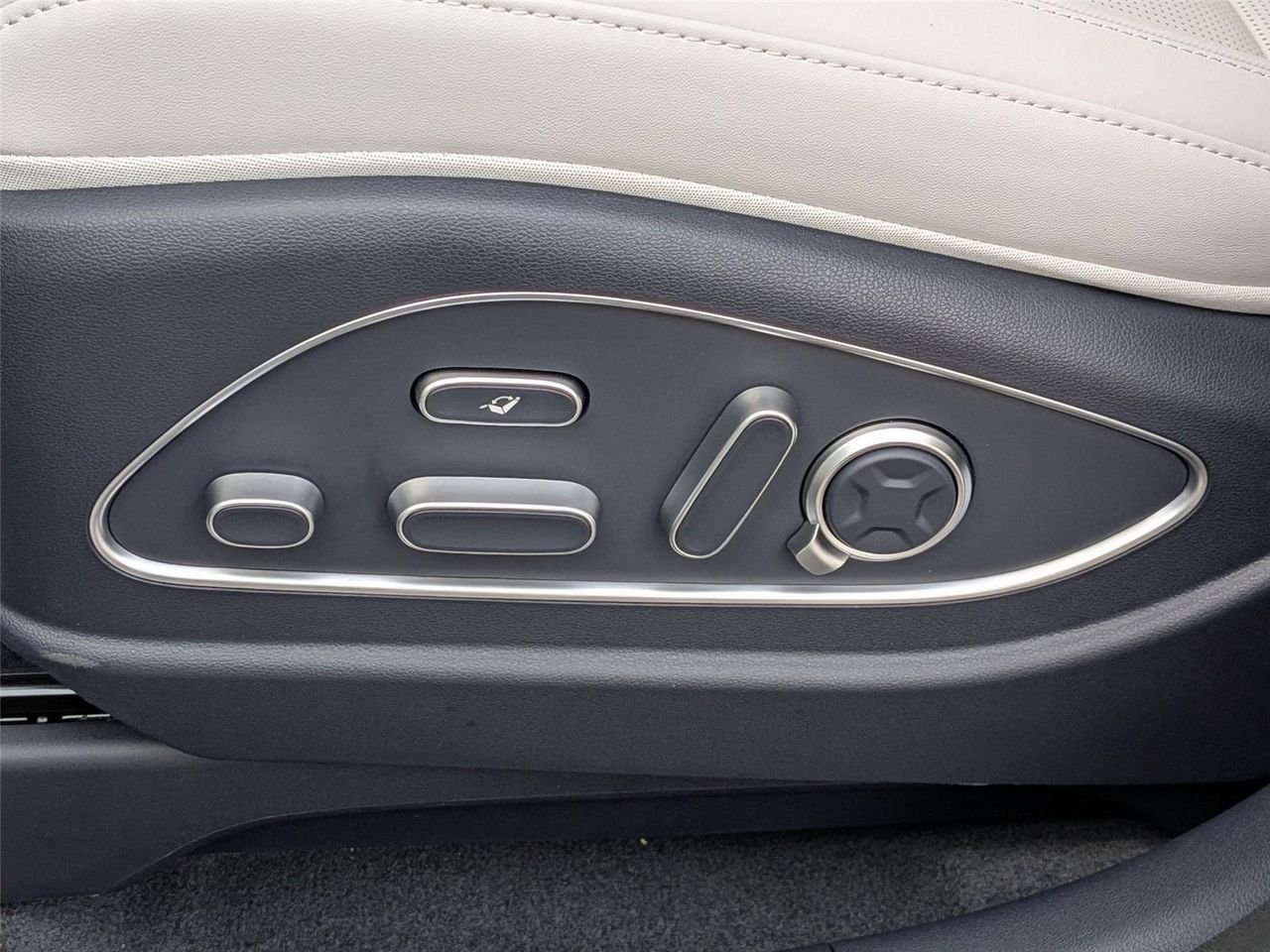 New 2026 Abyss Black Pearl Hyundai Calligraphy image 13