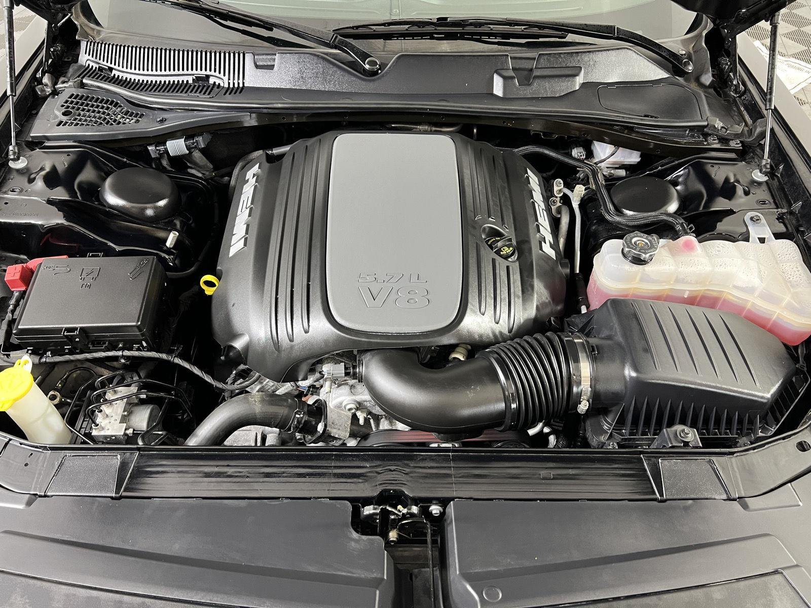 Used 2023 Pitch Black Clearcoat Dodge R/T image 30