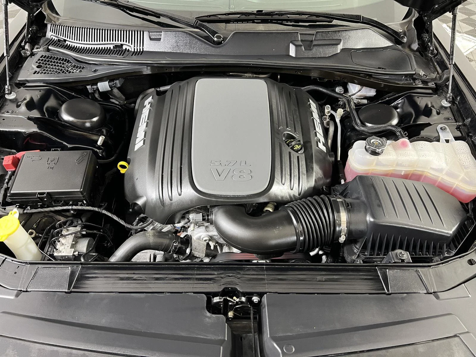 Used 2023 Pitch Black Clearcoat Dodge R/T image 30