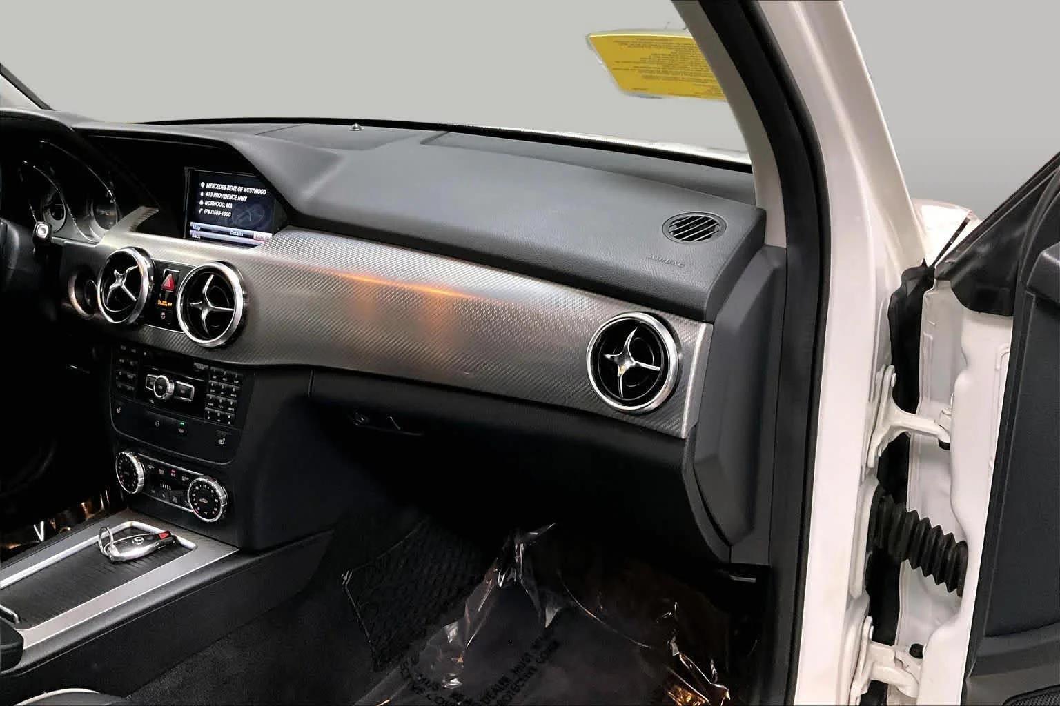 Used 2013 Diamond White Metallic Mercedes-Benz GLK 350 image 18