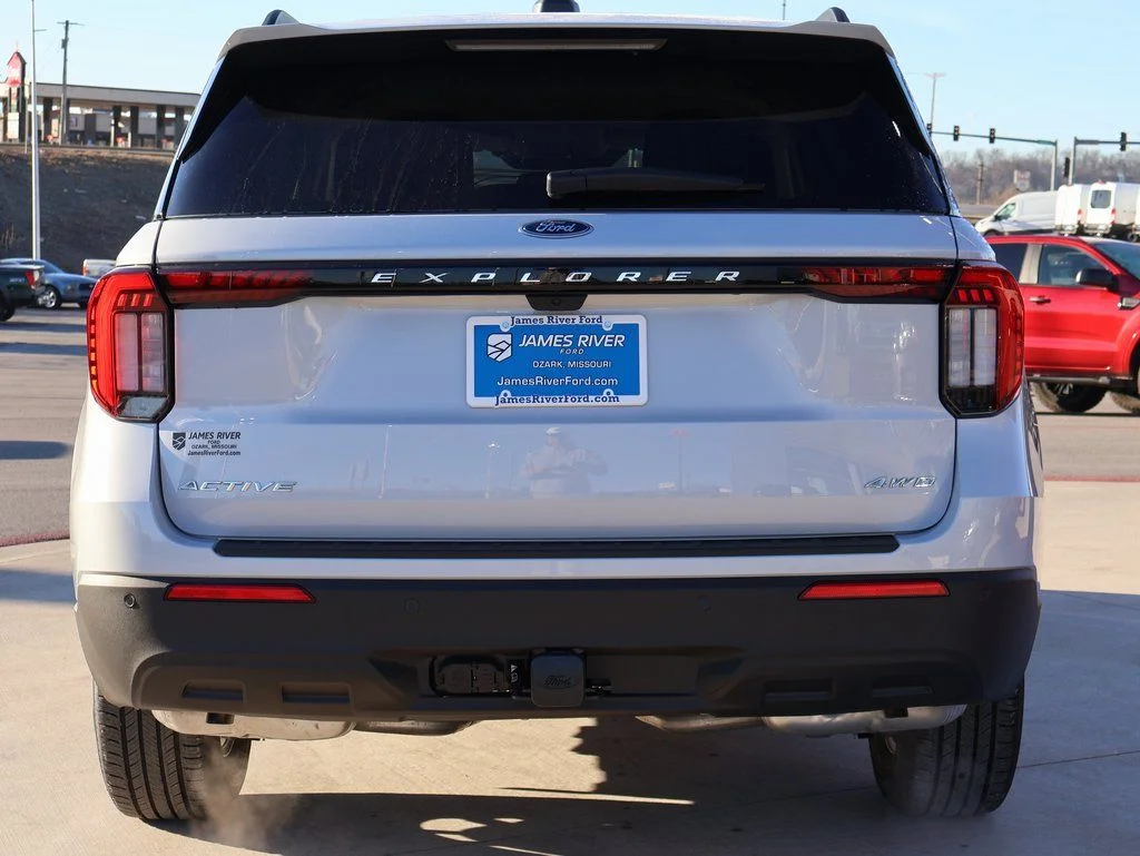 New 2026 Space White Metallic Ford Active image 4