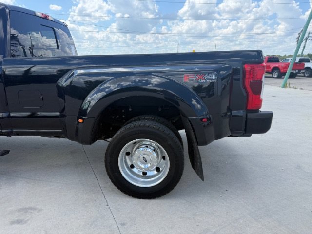 Used 2019 Black Ford Platinum image 13
