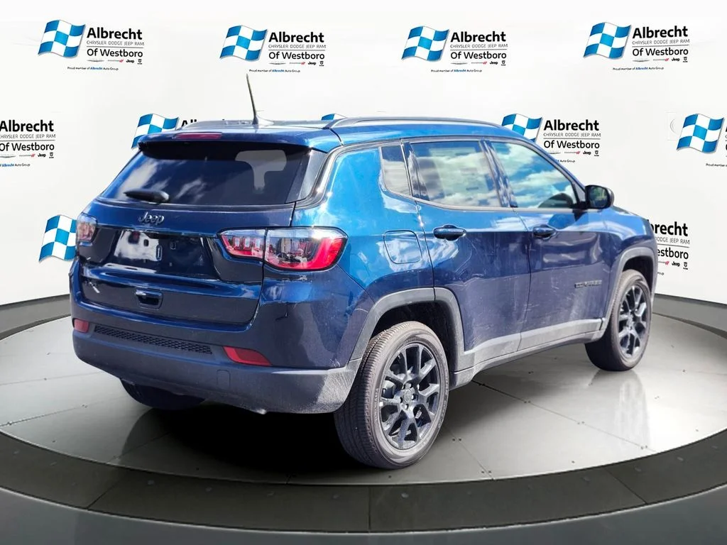 New 2026 Fathom Blue Pearl Coat Jeep Latitude image 5