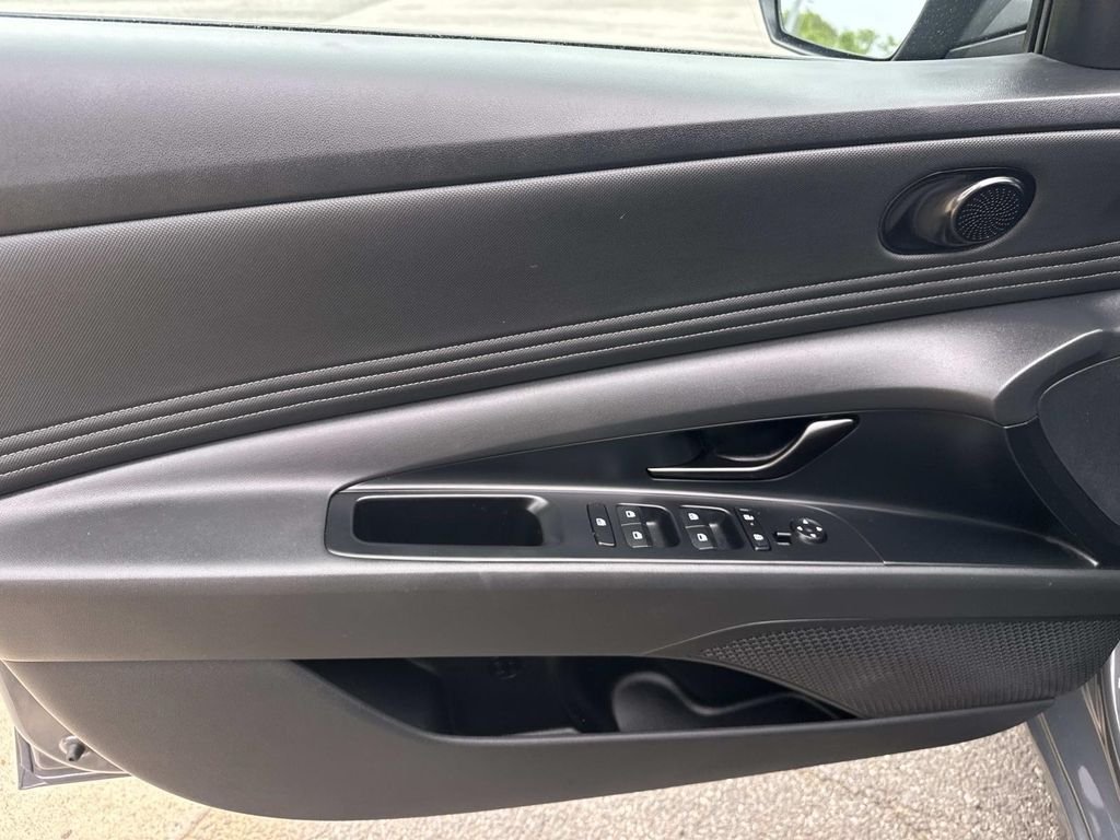 Certified Used 2025 Gray Hyundai SEL Sport image 17