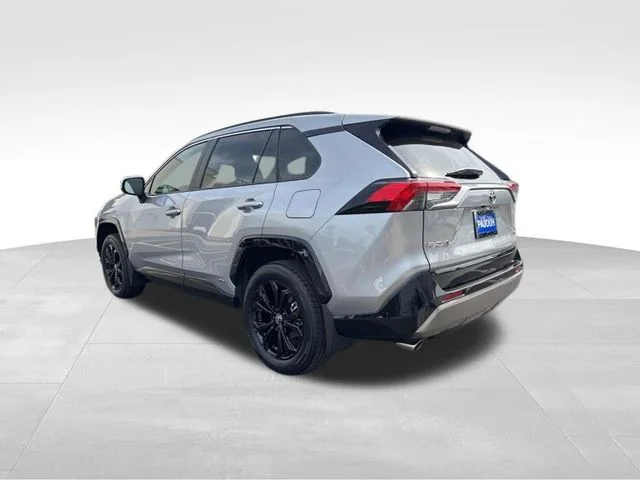 Used 2022 Silver Toyota SE image 3