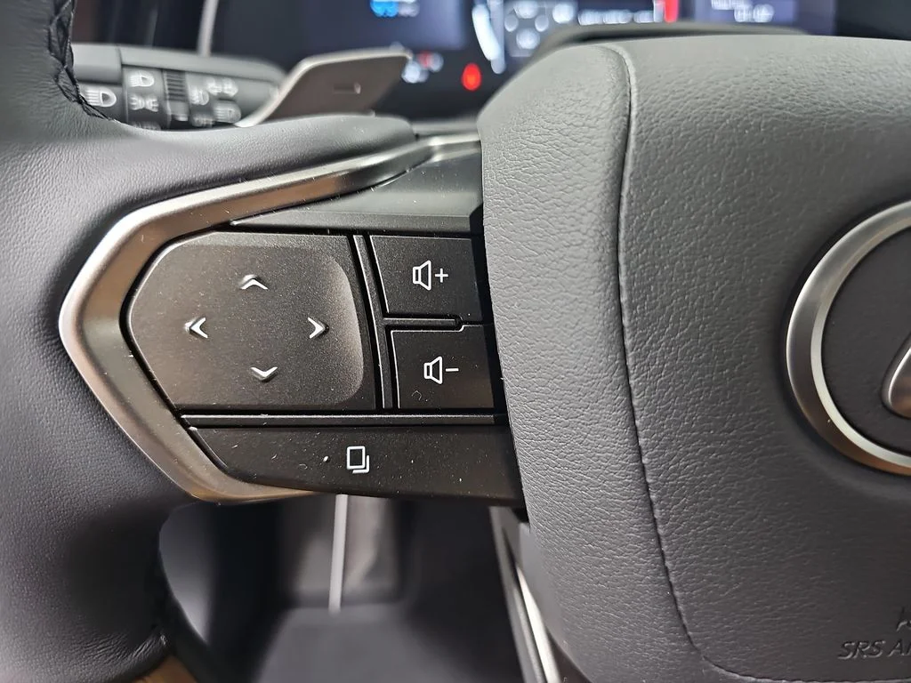 New 2026 Eminent White Pearl Lexus PREMIUM PLUS image 16