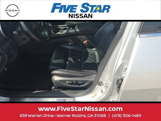 Used 2023 Silver Nissan Platinum image 13