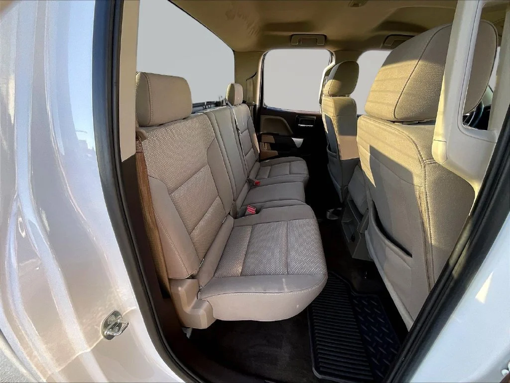 Used 2016 White Chevrolet LT image 27