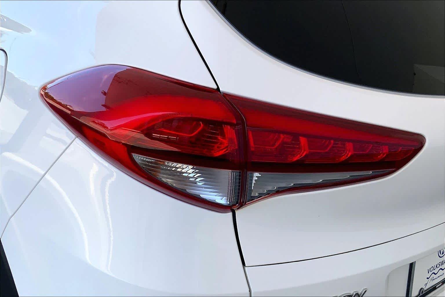 Used 2018 Dazzling White Hyundai Limited image 29