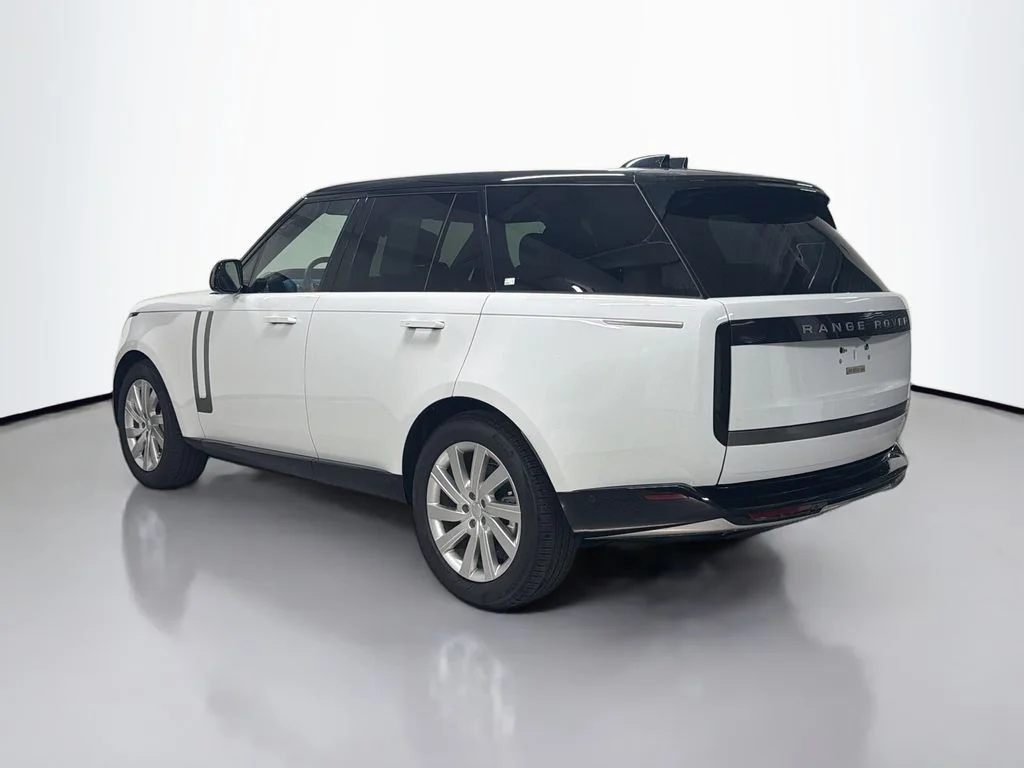 Certified Used 2025 Fuji White Land Rover SE image 3