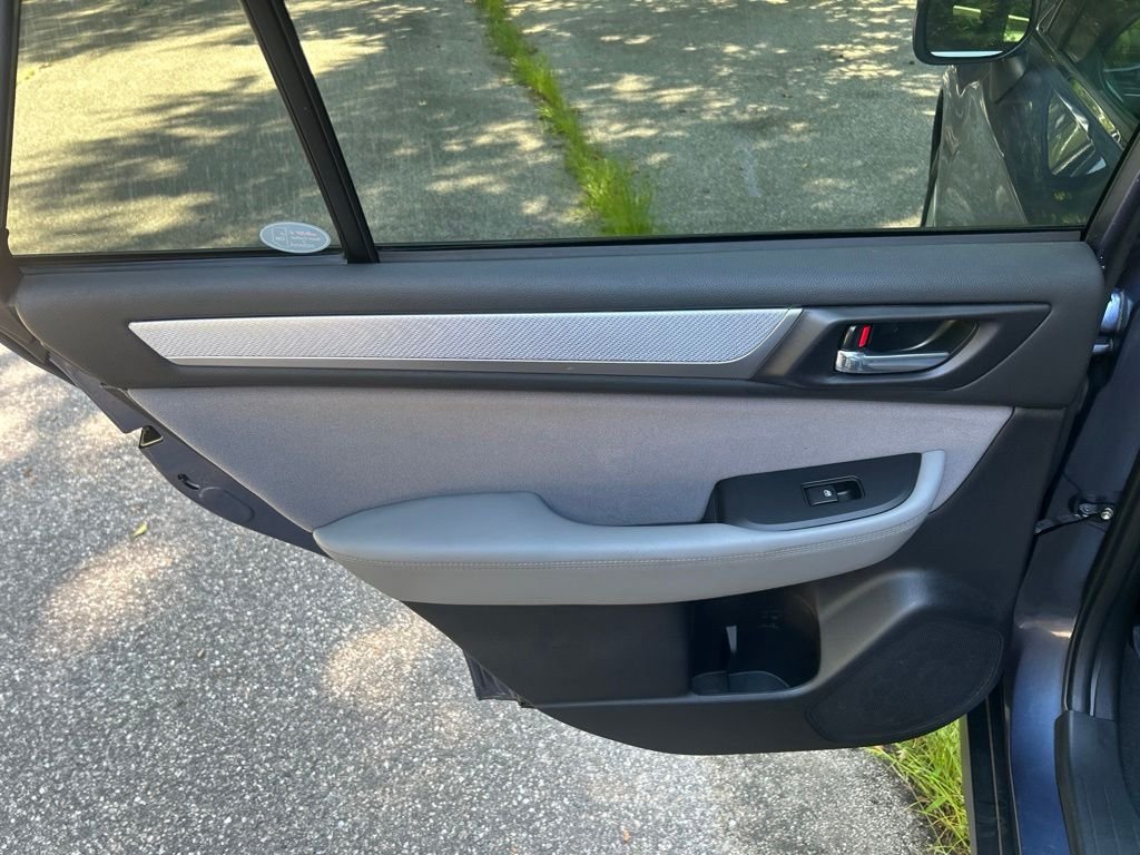 Used 2018 Blue Subaru 2.5i Premium image 24