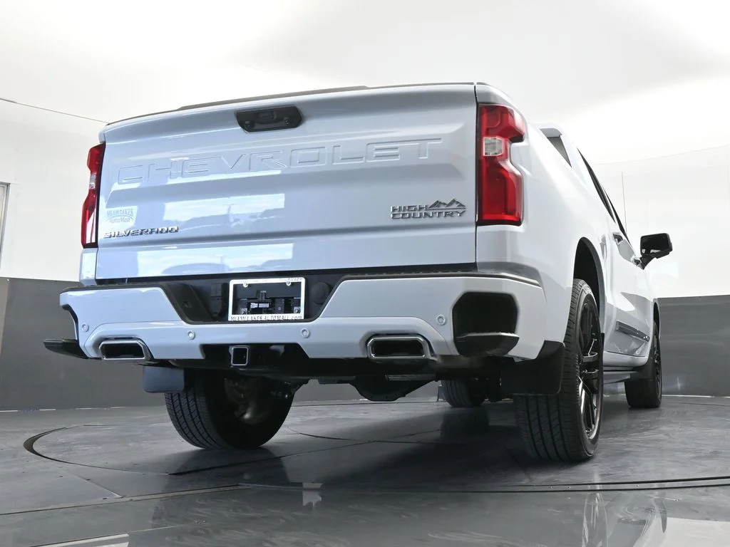 Used 2026 Summit White Chevrolet High Country image 75