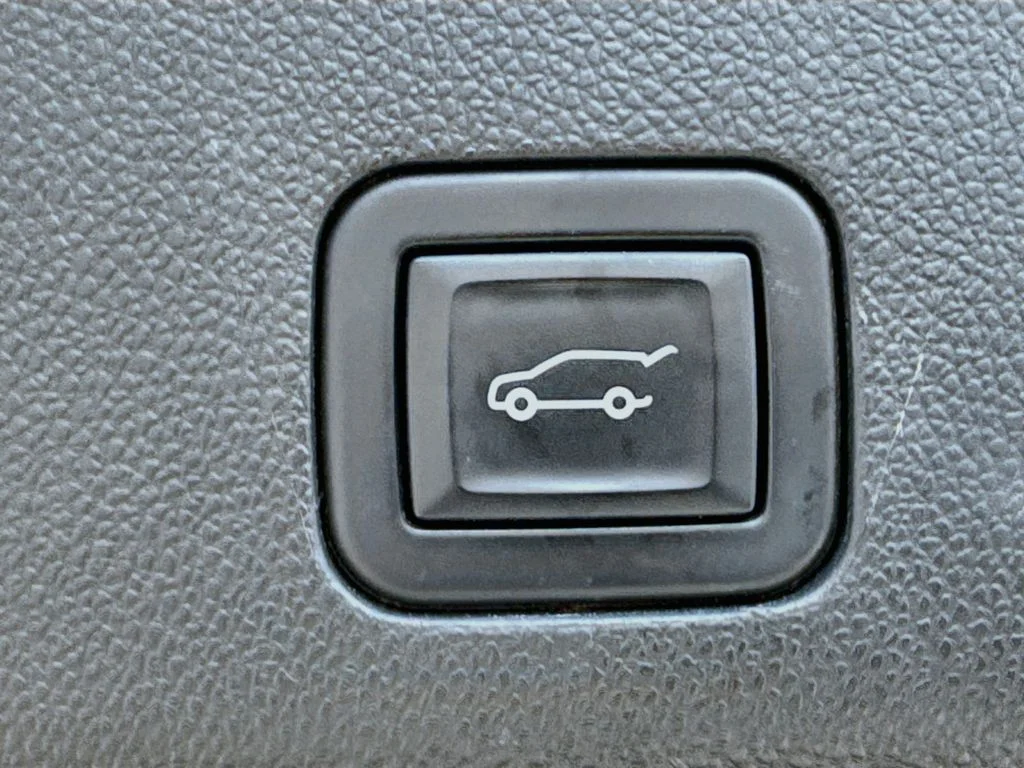 Used 2024 Black Chevrolet Z71 image 31