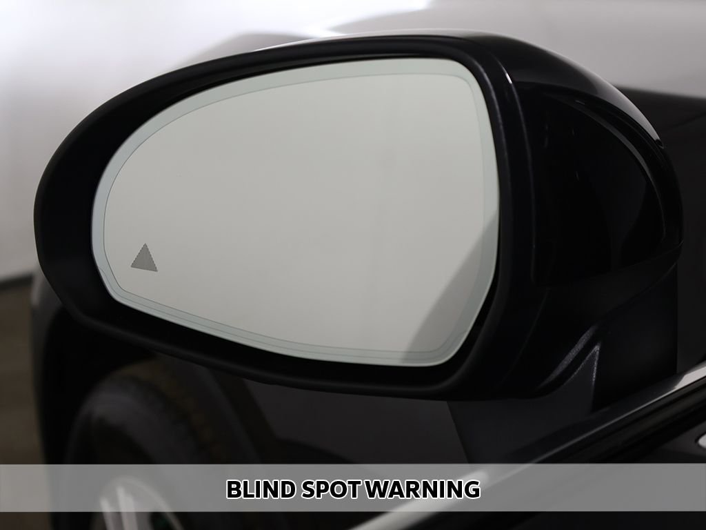Used 2025 Gray Mercedes-Benz GLC 300 image 8