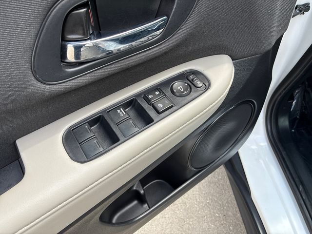 Used 2021 White Honda LX image 19