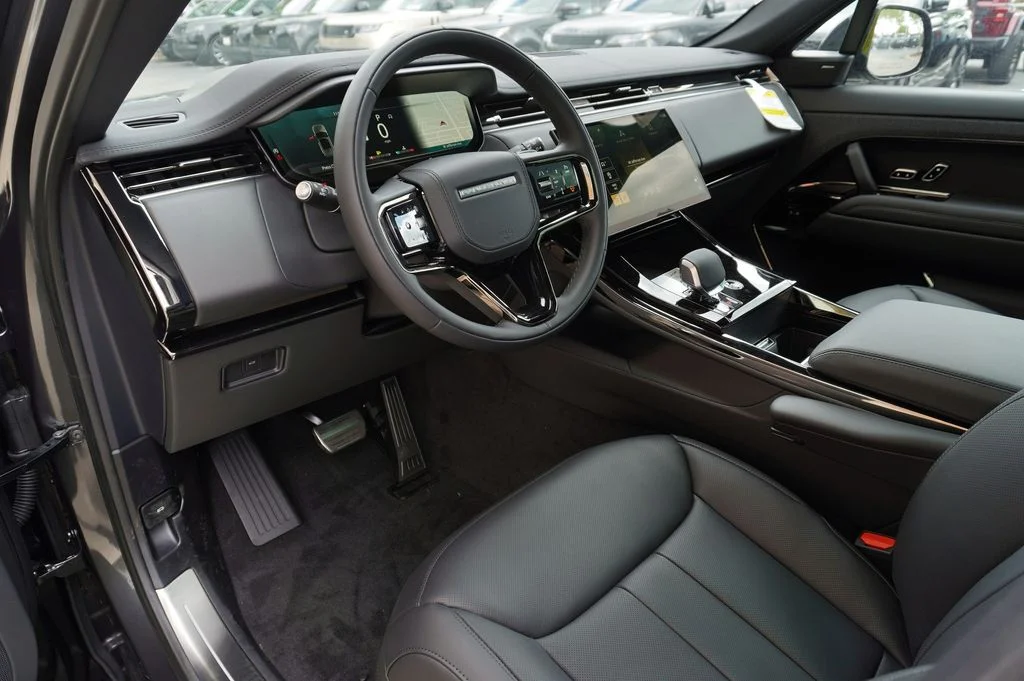 New 2026 Carpathian Grey Land Rover Dynamic SE image 13