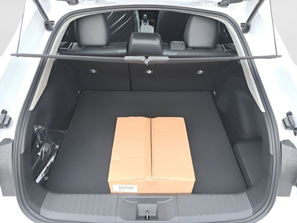 2026 Toyota Prius Plug-in Hybrid XSE - Photo 6