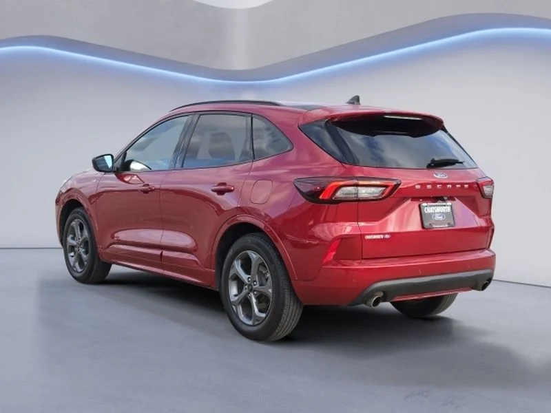 Used 2024 Rapid Red Metallic Tinted Clearcoat Ford ST-Line image 4