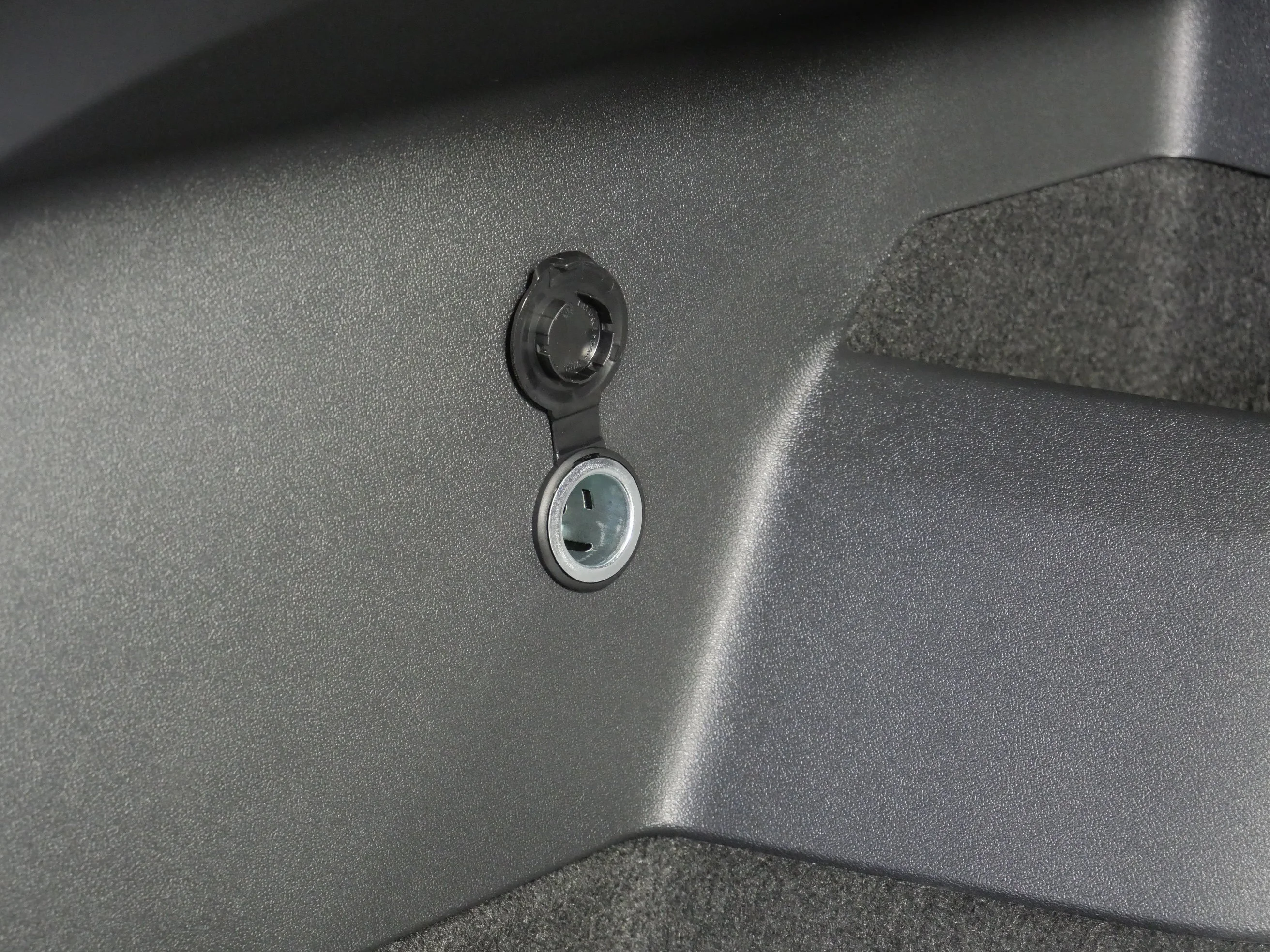 New 2026 Deep Black Pearl Volkswagen SE image 19