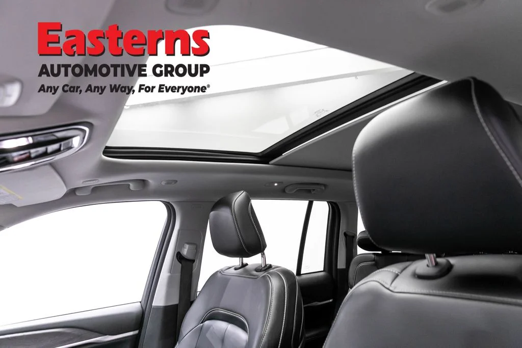 Used 2023 White Jeep 4xe image 35