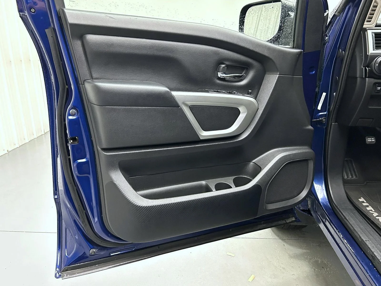 Used 2021 Blue Nissan SV image 9