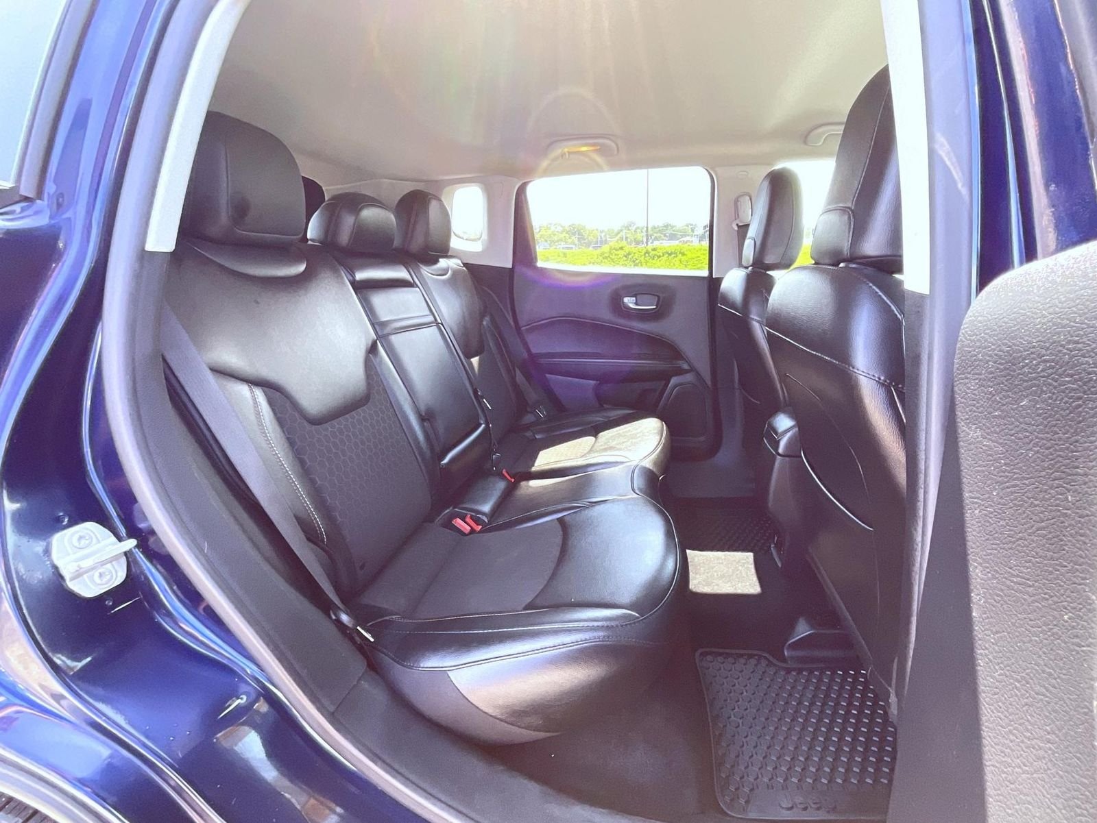 Used 2019 Blue Jeep Latitude image 18