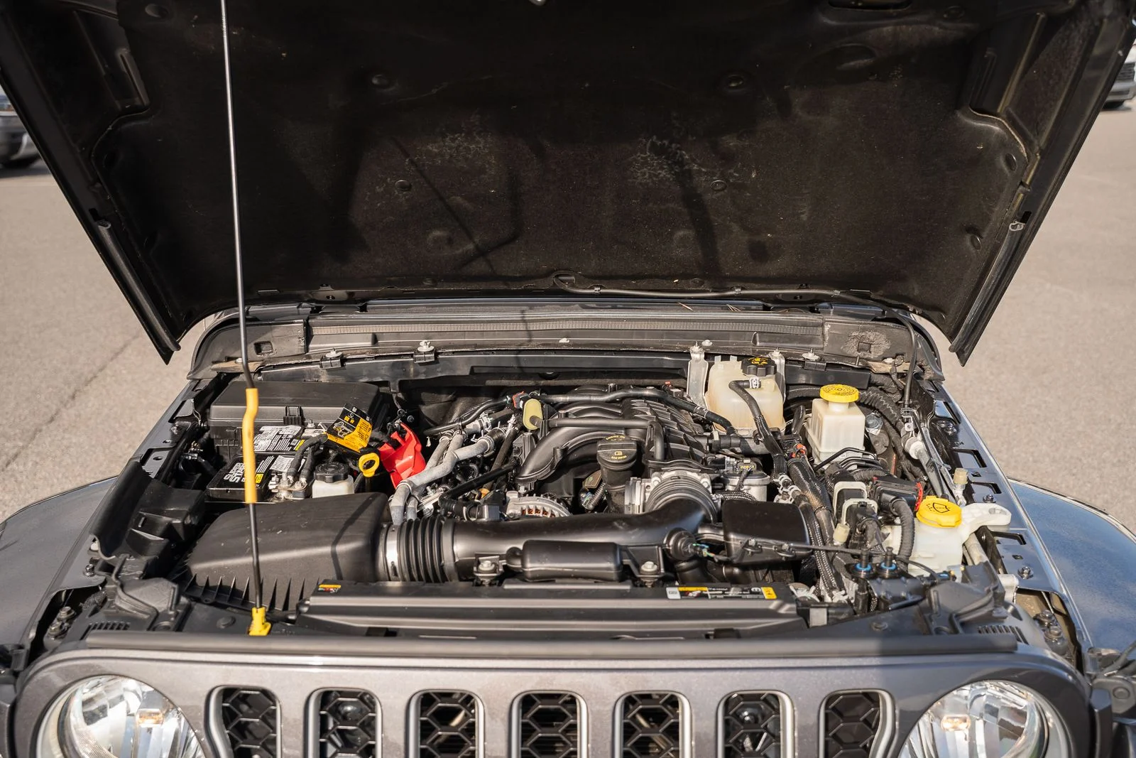 Used 2022 Gray Jeep Overland image 29