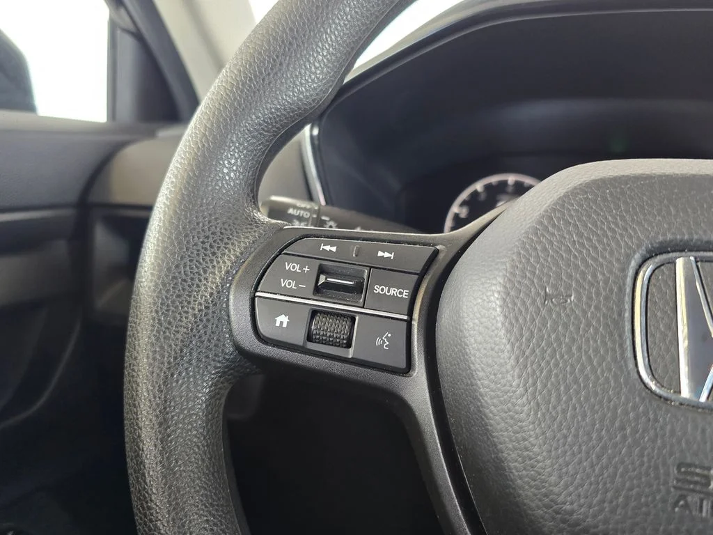 Used 2025  Honda LX image 12