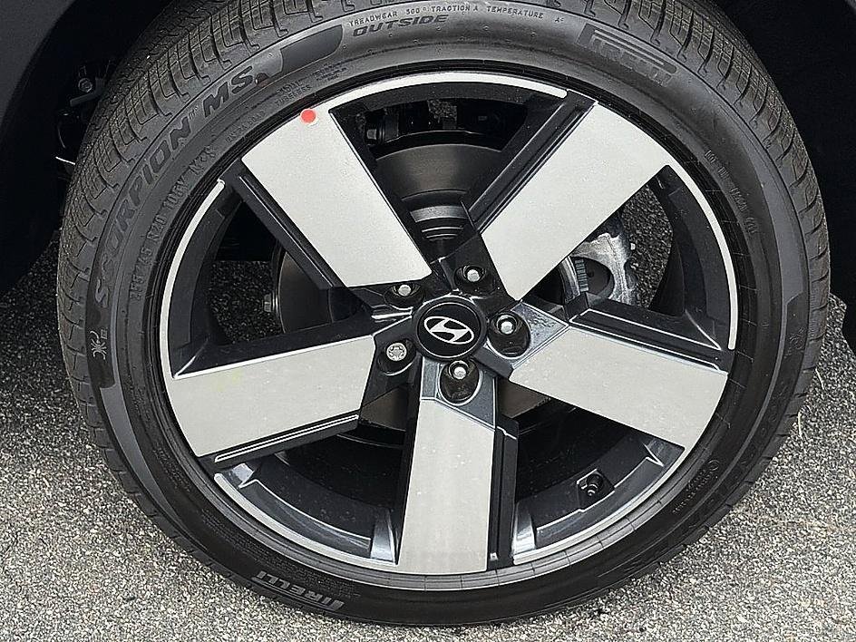 New 2027 Shimmering Silver Hyundai Limited AWD image 20