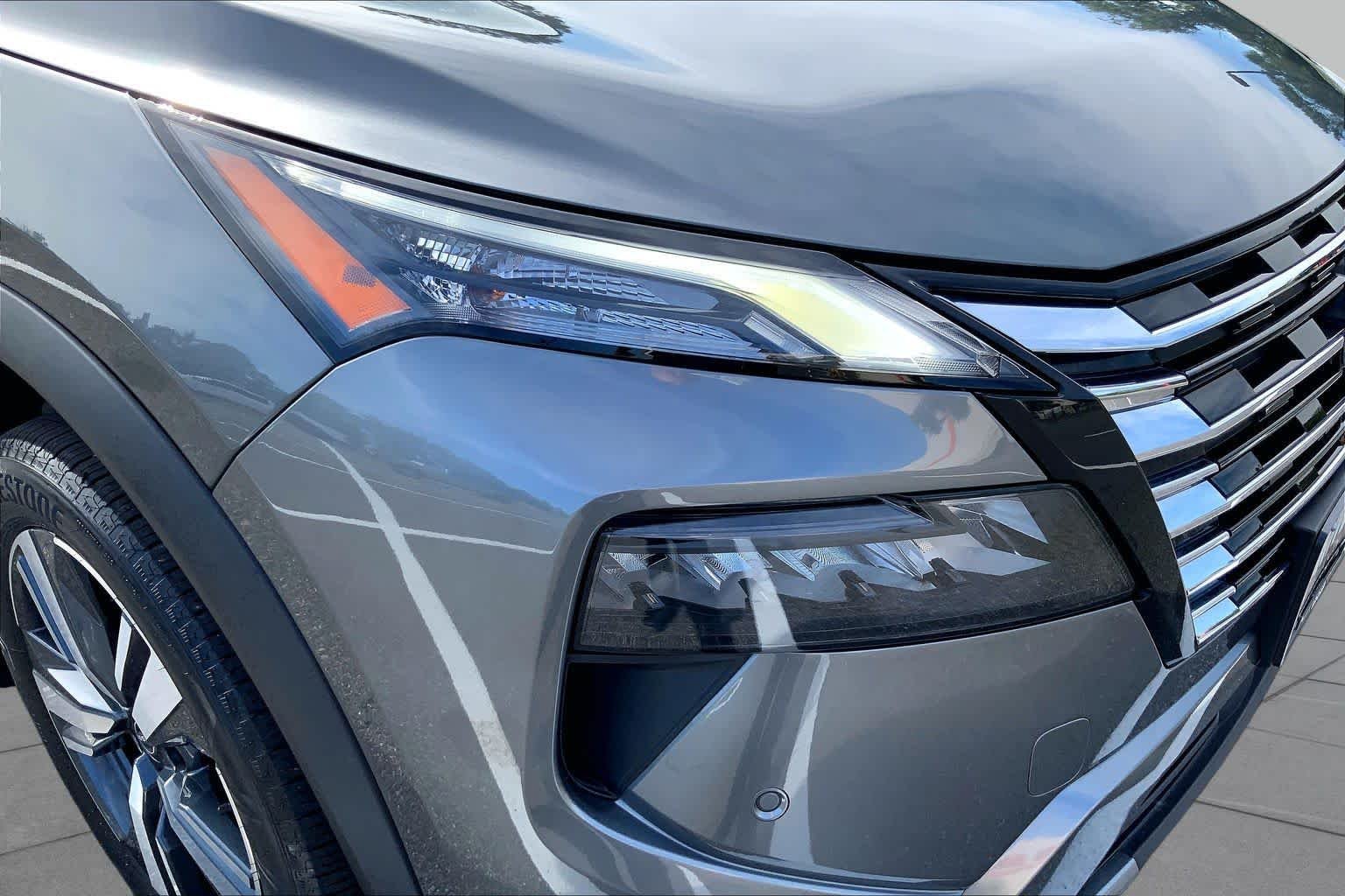 Used 2024 Gun Metallic Nissan SL image 26