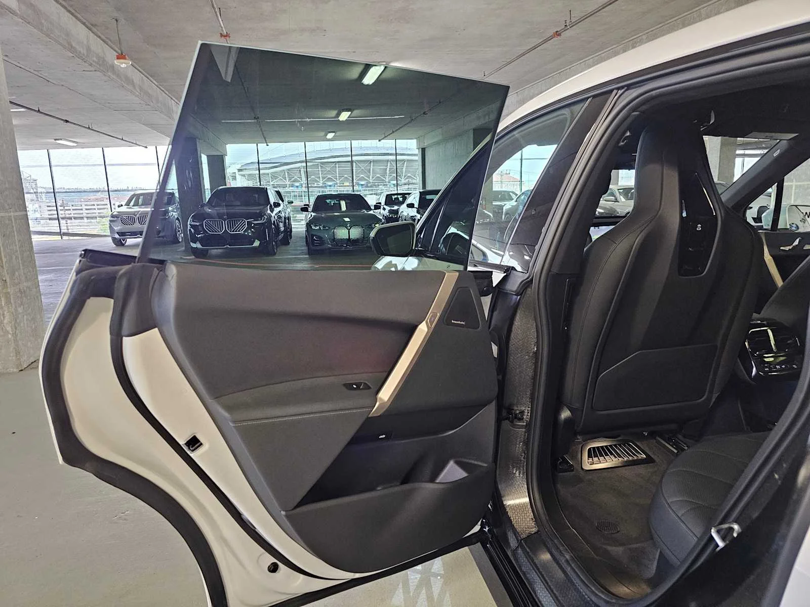 Certified Used 2024 Mineral White Metallic BMW xDrive50 image 26