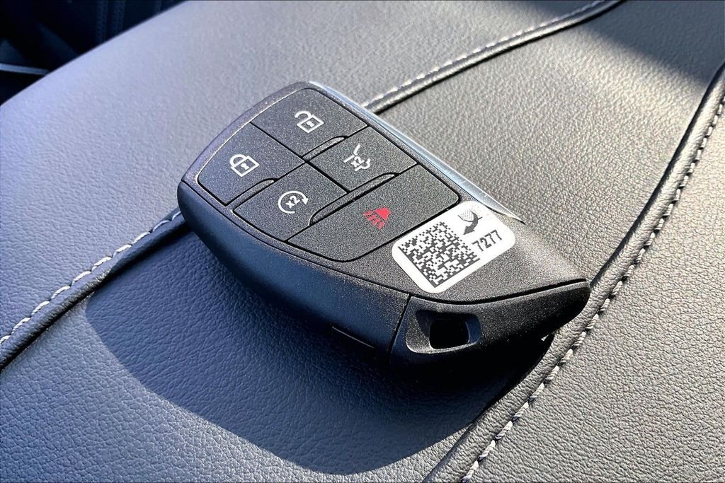 Used 2025 Red Buick Avenir image 10