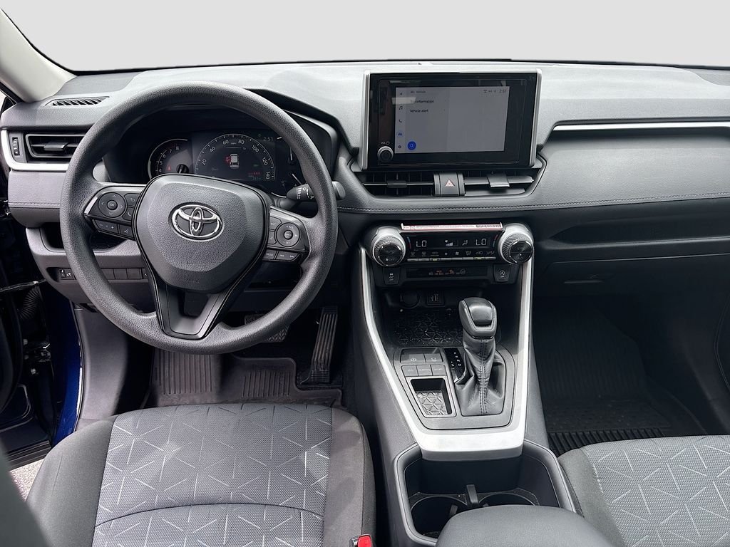 Used 2025  Toyota XLE image 32