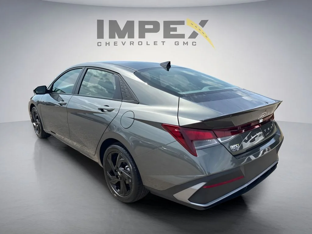 Used 2026 Gray Hyundai SEL Sport image 3