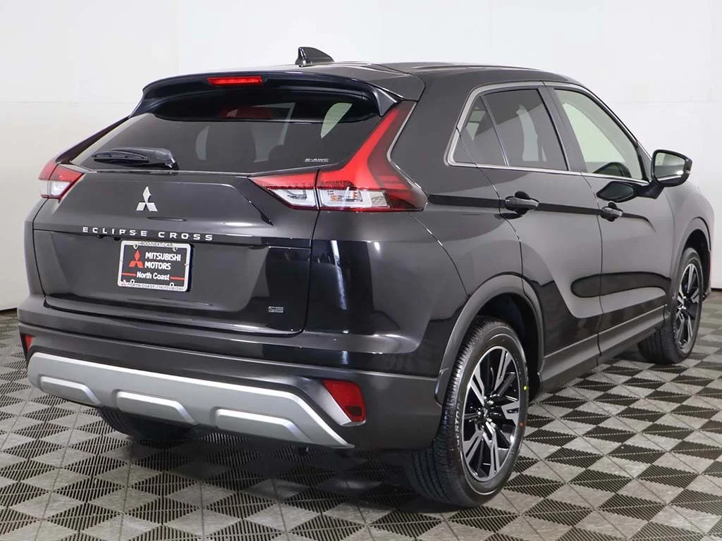 New 2026 Black Mitsubishi SE image 10
